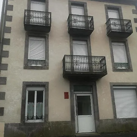 Idealement Situe Apartment